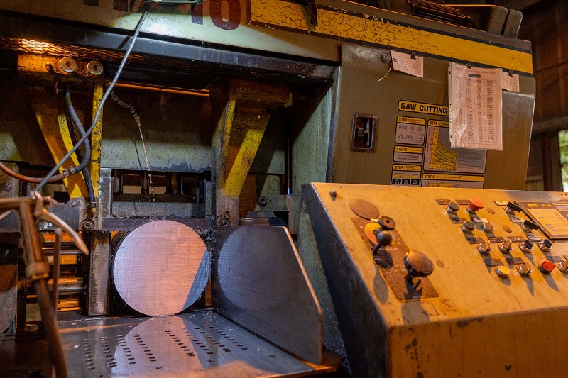 saw-cutting-econsteel.jpg